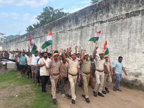 तिरंगा रैली का आयोजन हुआ